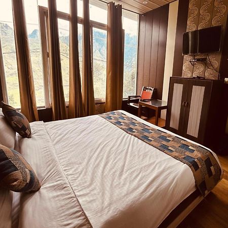 Sleeping Beauty Hotel Moutain View Property โจชิมัธ ภายนอก รูปภาพ