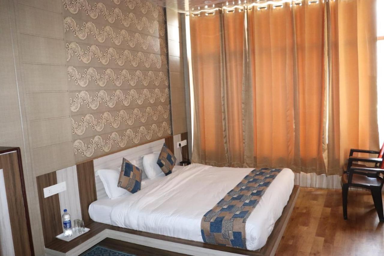 Sleeping Beauty Hotel Moutain View Property โจชิมัธ ภายนอก รูปภาพ
